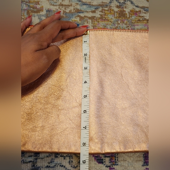 NWOT Miss Albright Speciaity Tan & Metaillic Clutch with 2 Tassel - Picture 7 of 7